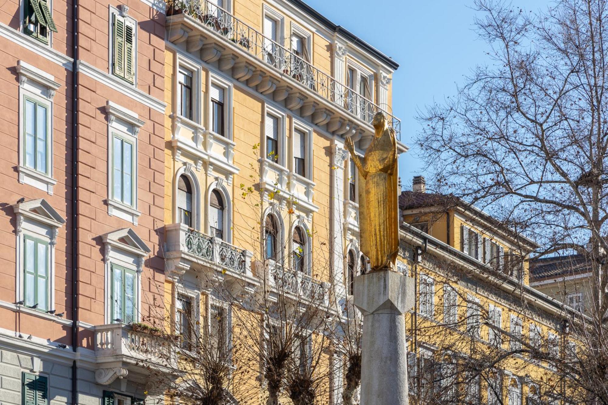 Blake, Attico Centrale Con Parcheggio A Trieste Exterior foto