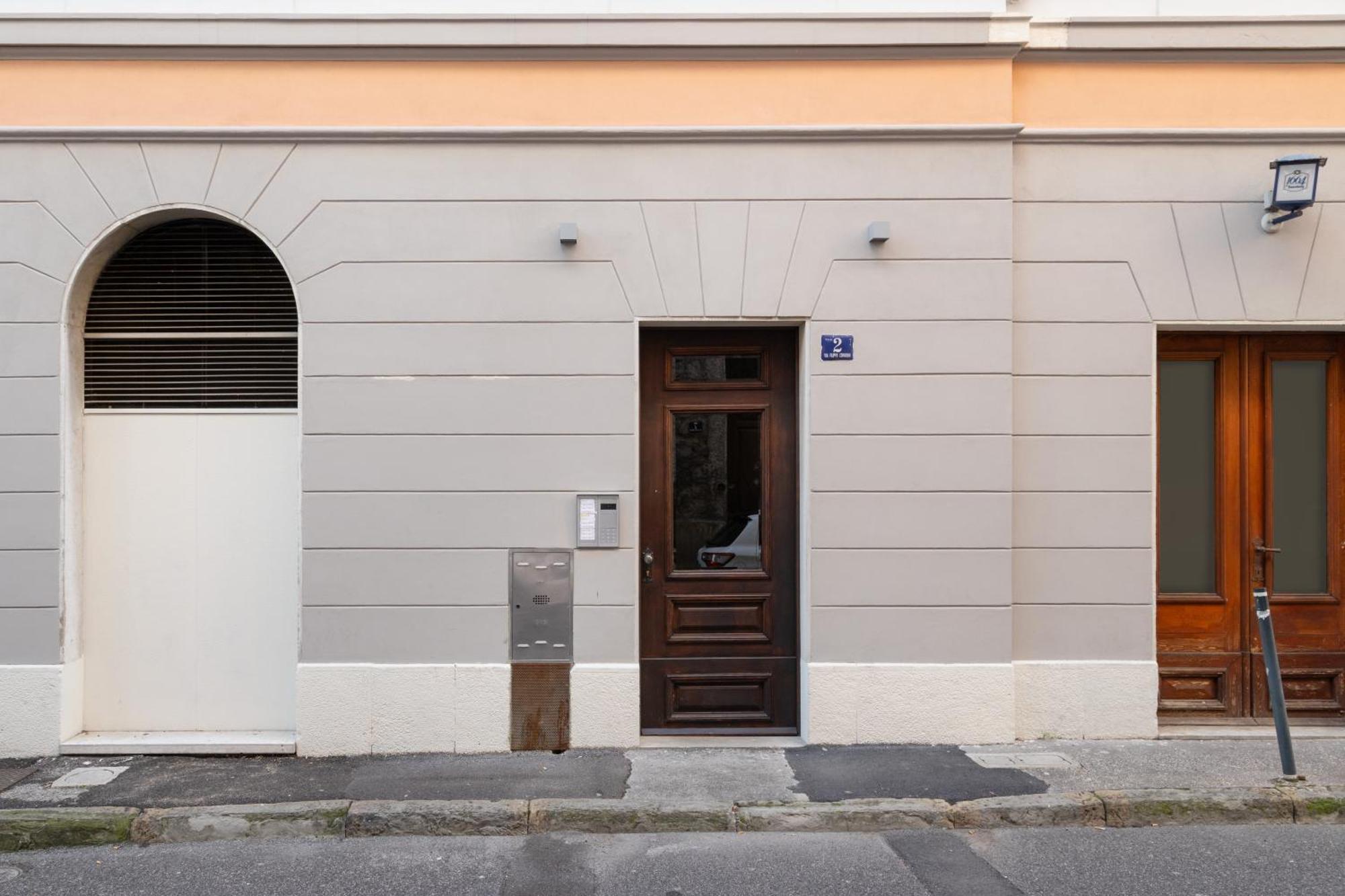 Blake, Attico Centrale Con Parcheggio A Trieste Exterior foto