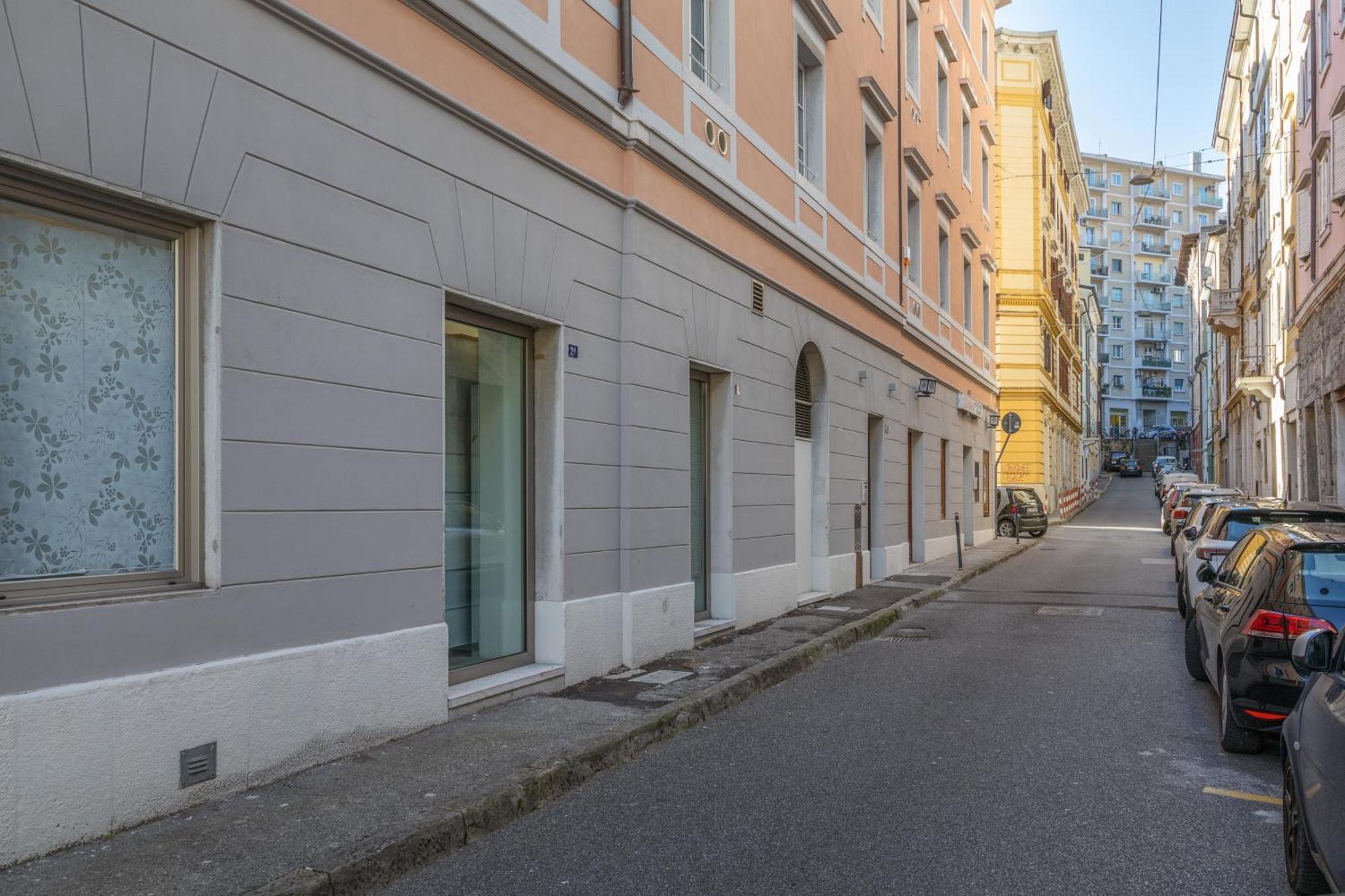 Blake, Attico Centrale Con Parcheggio A Trieste Exterior foto